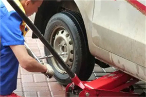 哈密地区附近拖车24小时服务热线电话